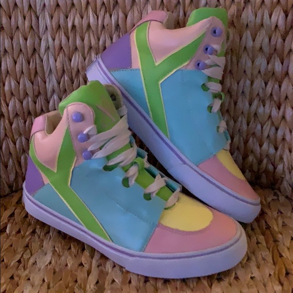 yru pastel
